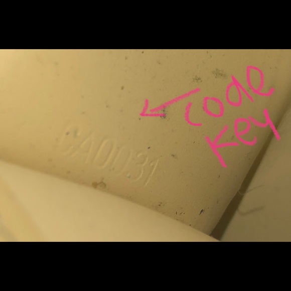 Louis Vuitton key holder - Picture 5 of 5